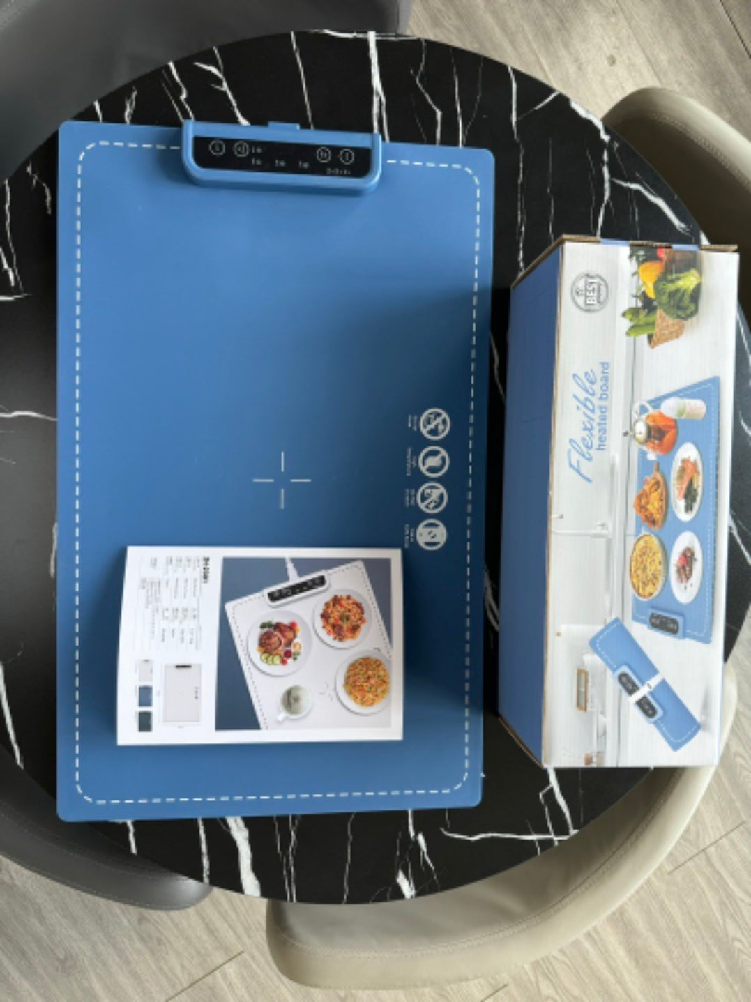 温もりを、テーブルの上に。CozyMat™ 保温マット