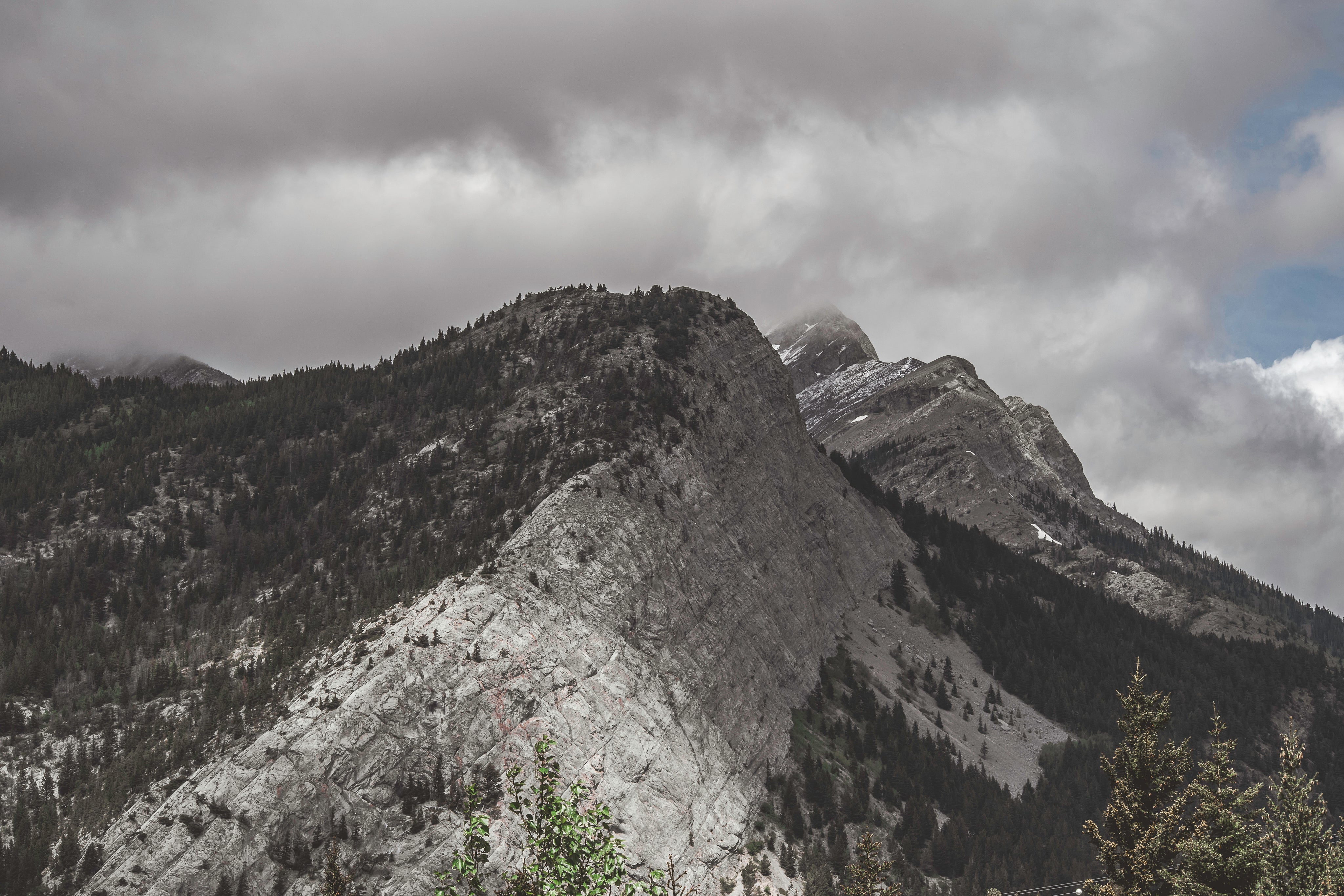 files/mountains-forest-and-clouds.jpg