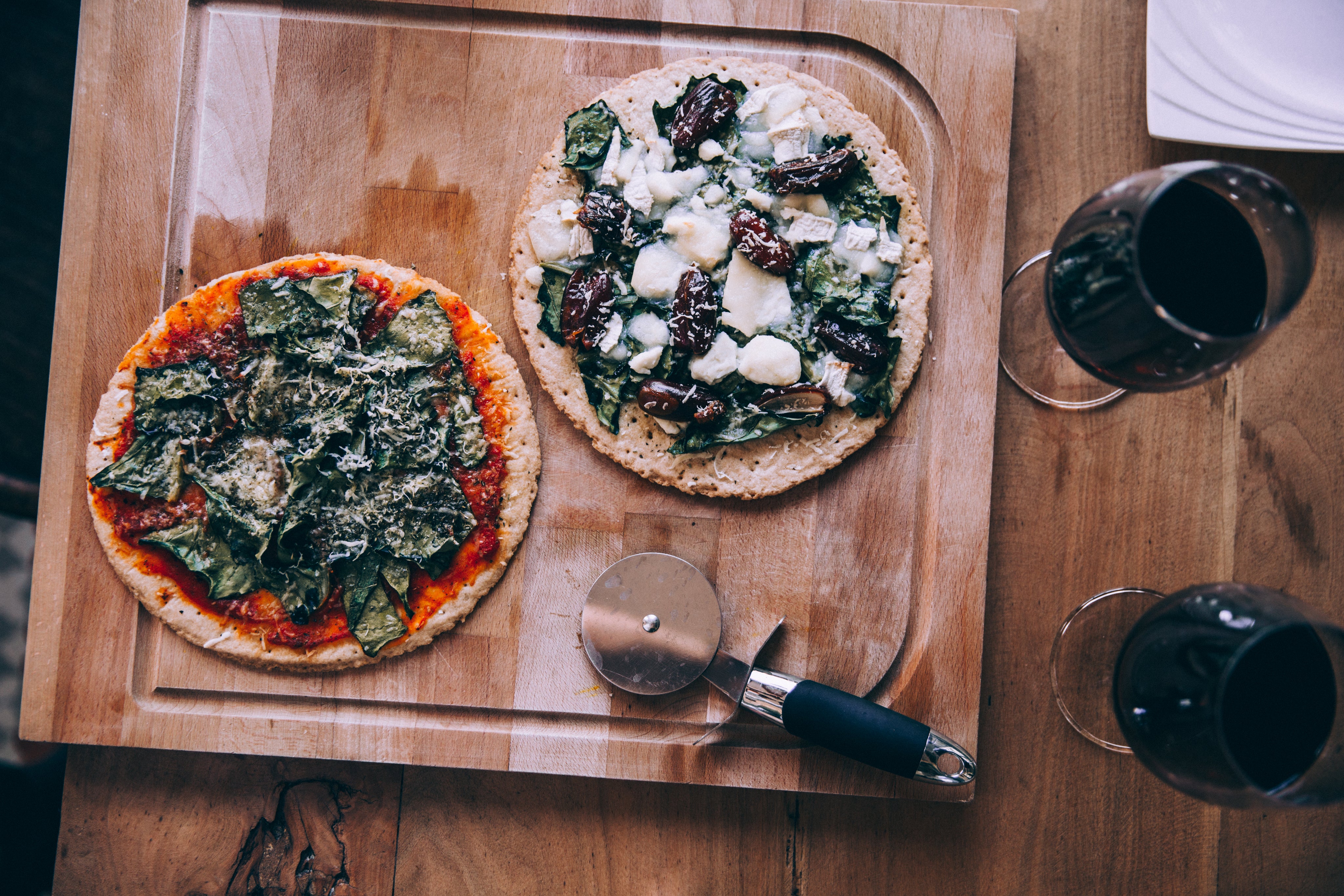 files/two-pizzas-and-wine.jpg